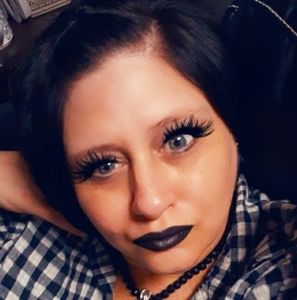 Meet your Posher, Cynthia